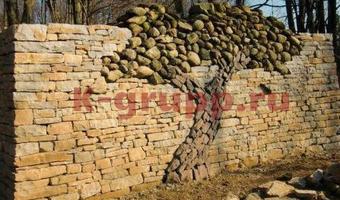 Стена из природного камня. К-групп