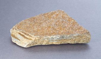 Камень златолит природного происхождения фото