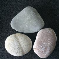 Фото плоской большой гальки "блины" от 7 Камней К-групп
